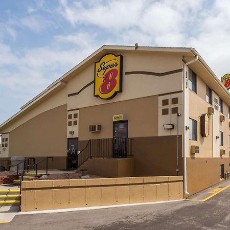 Super 8 By Wyndham Janesville Luaran gambar