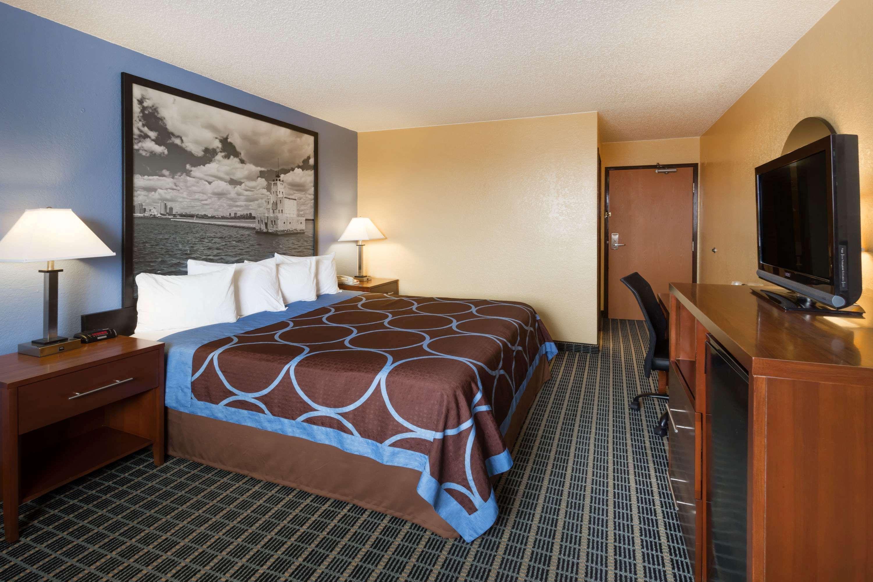 Super 8 By Wyndham Janesville Luaran gambar