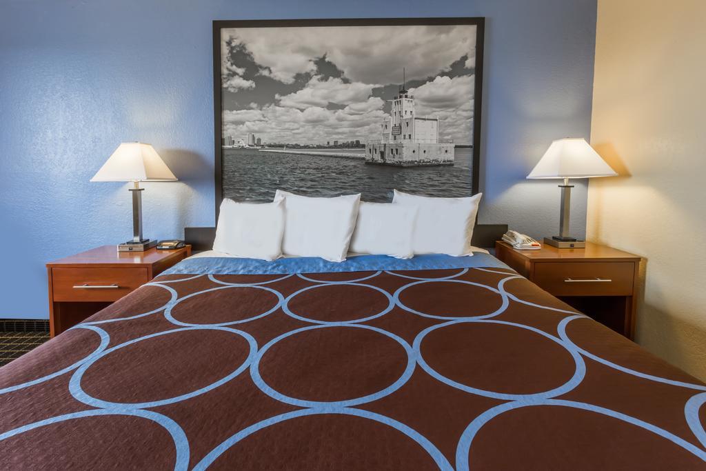 Super 8 By Wyndham Janesville Luaran gambar