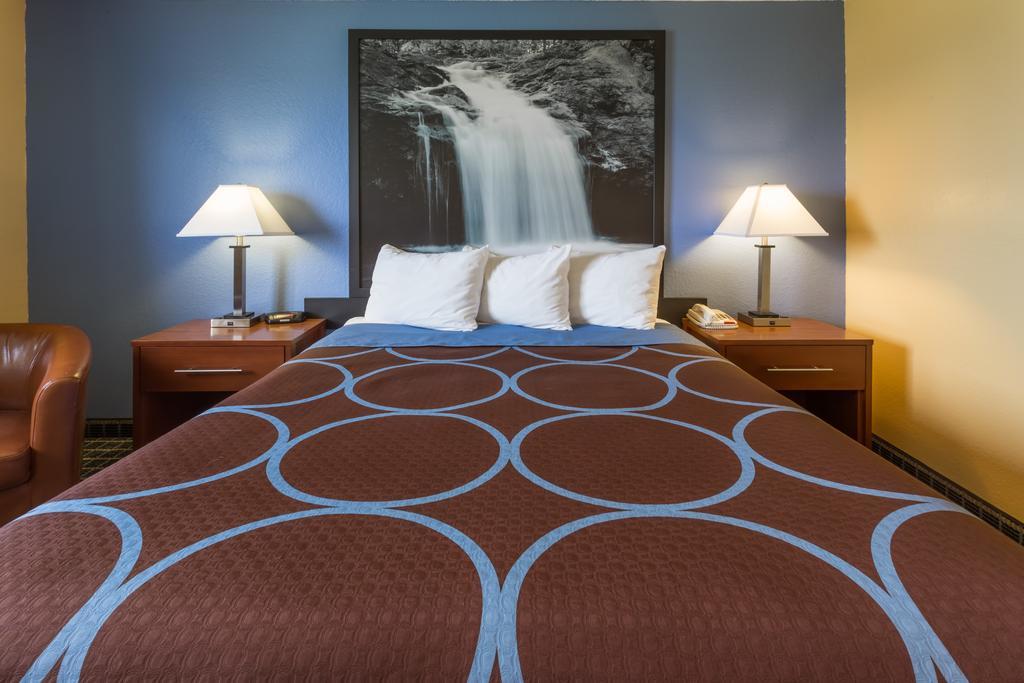 Super 8 By Wyndham Janesville Luaran gambar