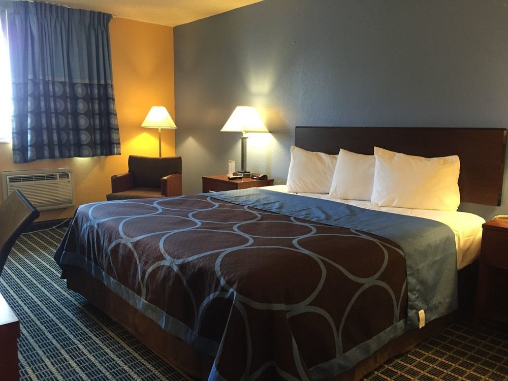 Super 8 By Wyndham Janesville Luaran gambar